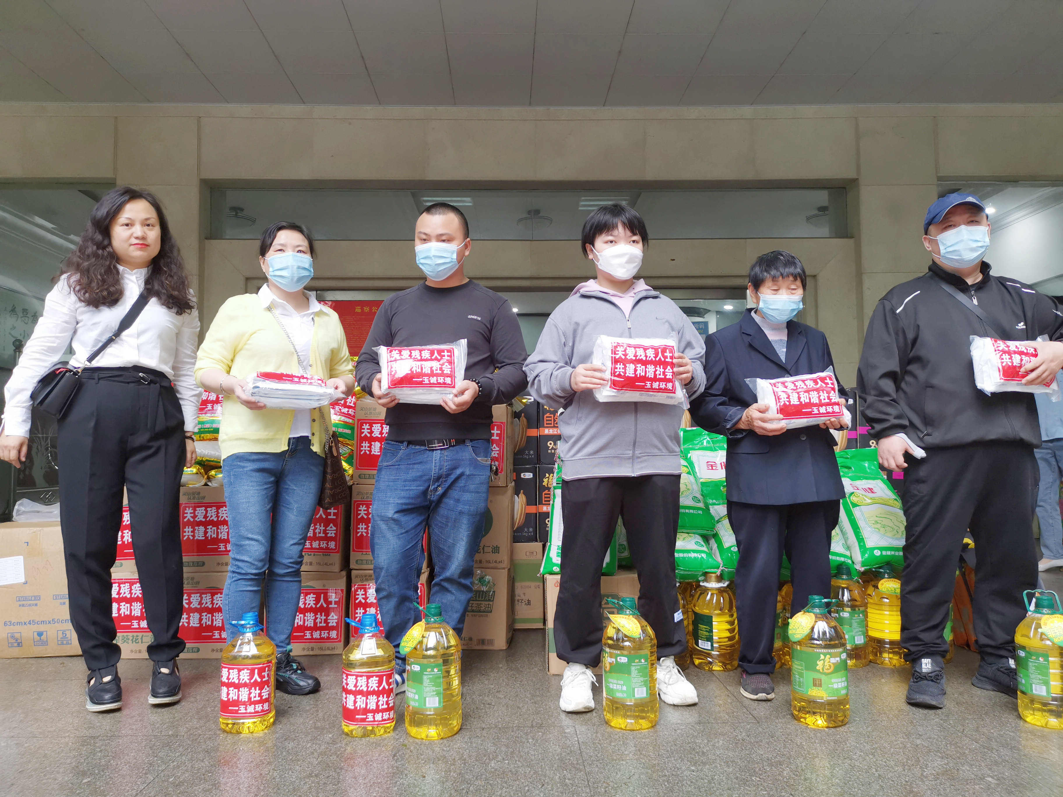 長沙清潔,長沙清潔服務,長沙專業(yè)清潔,長沙清潔公司,湖南專業(yè)清潔,長沙保潔公司,長沙專業(yè)保潔,長沙物業(yè)保潔